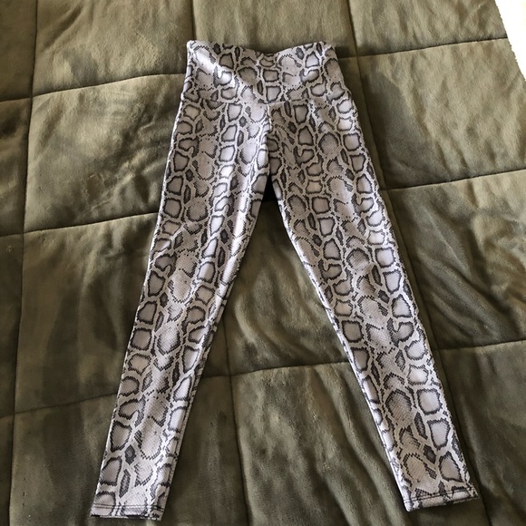 High Rise Python print leggings - Picture 2 of 5